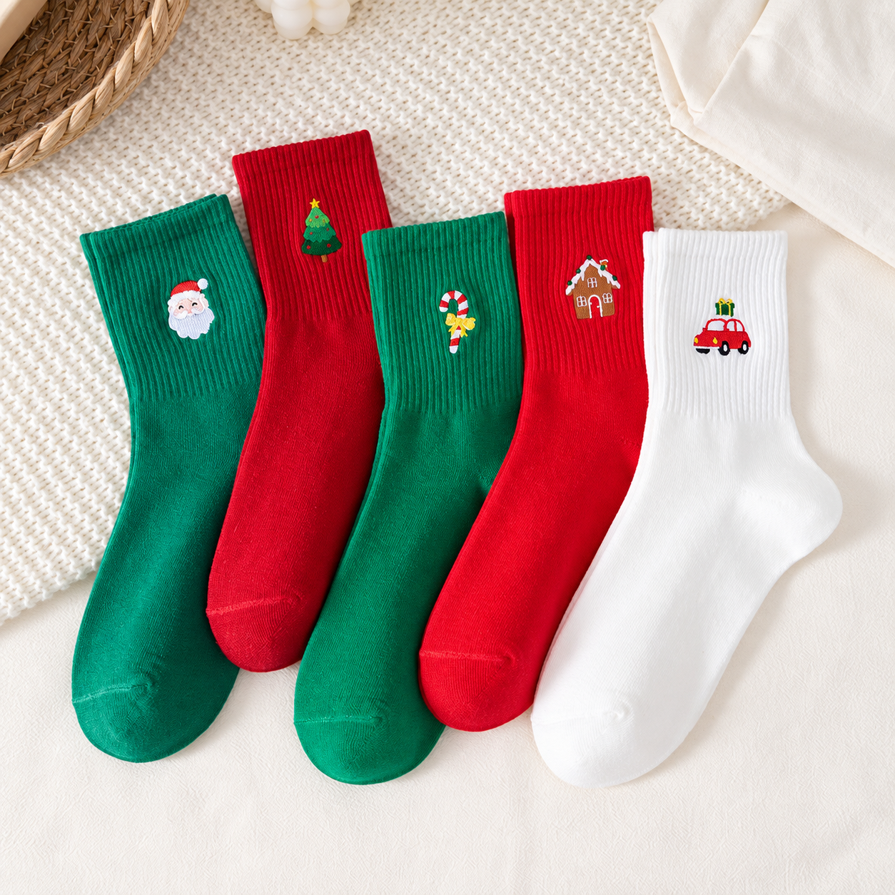 5 Pairs Christmas Socks With Santa Pattern