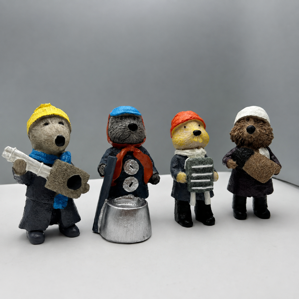 5 Piece Christmas Resin Figurine Statues Set For Festive Home Decorations
