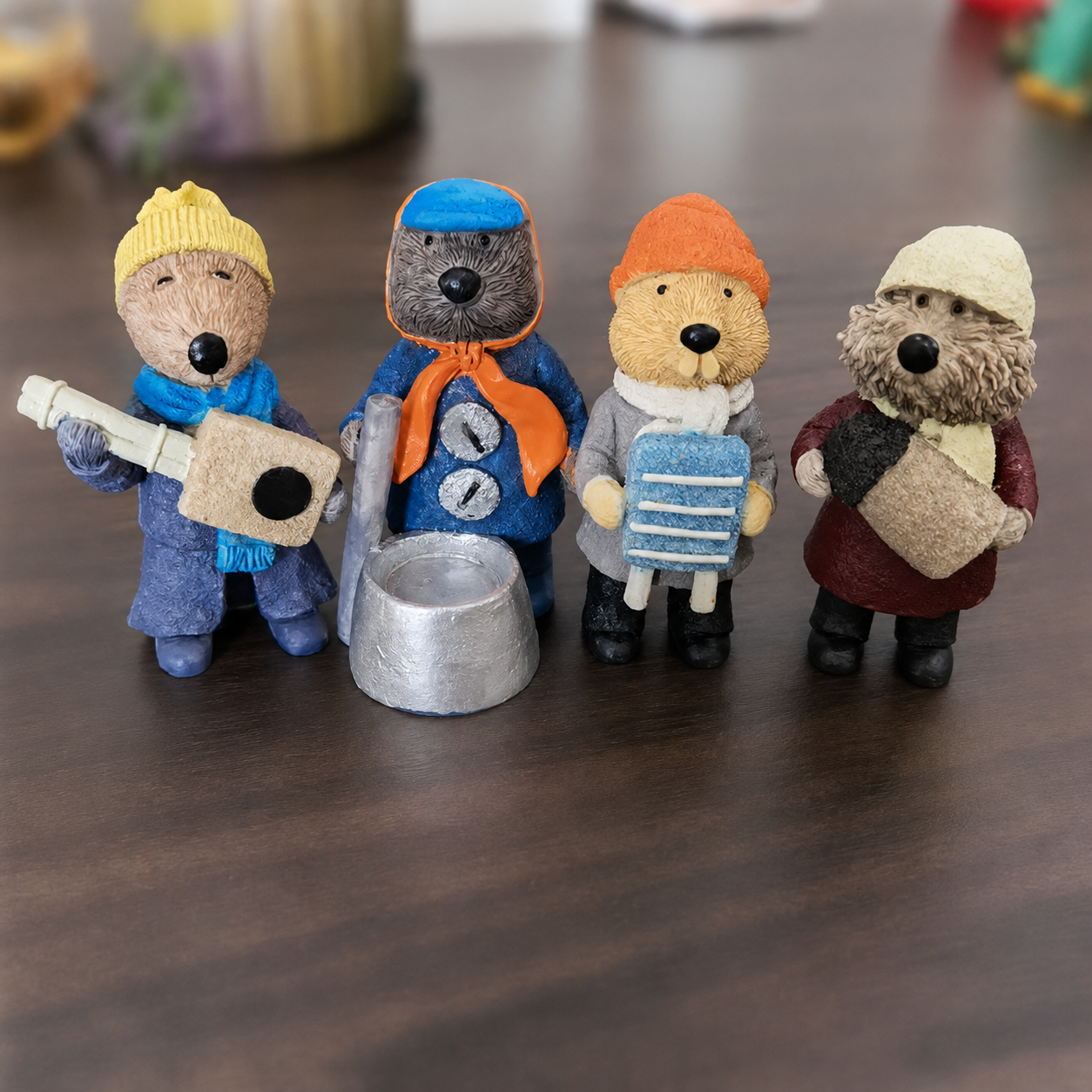 5 Piece Christmas Resin Figurine Statues Set For Festive Home Decorations
