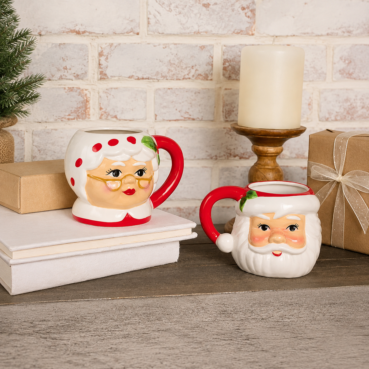 2 Pieces 20Oz Santa Themed Coffee Mugs With Gifts