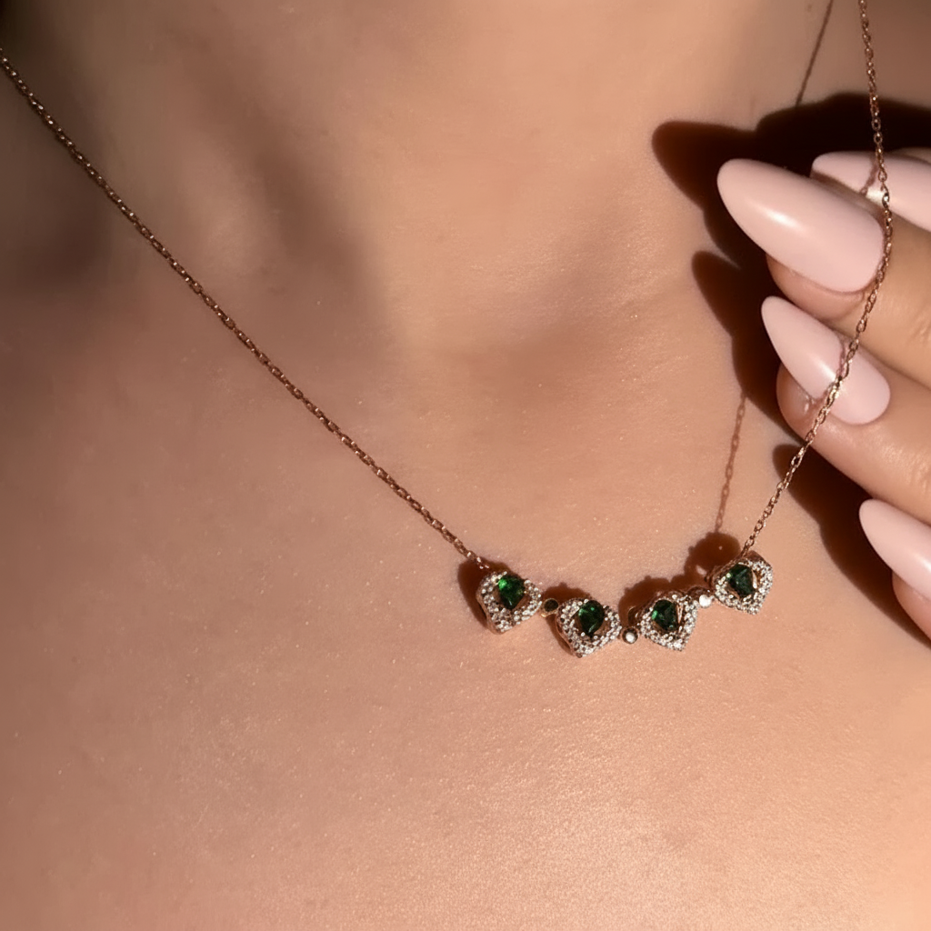 Openable Clover Necklace