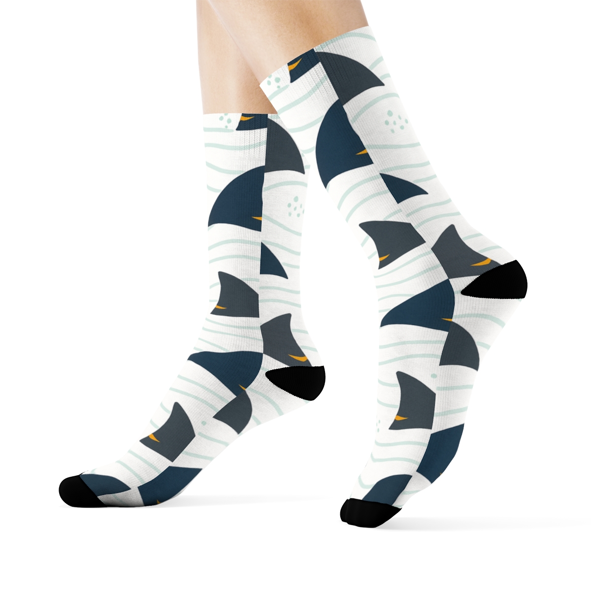 Ocean Currents With Shark Fin Parade soft everyday crew socks