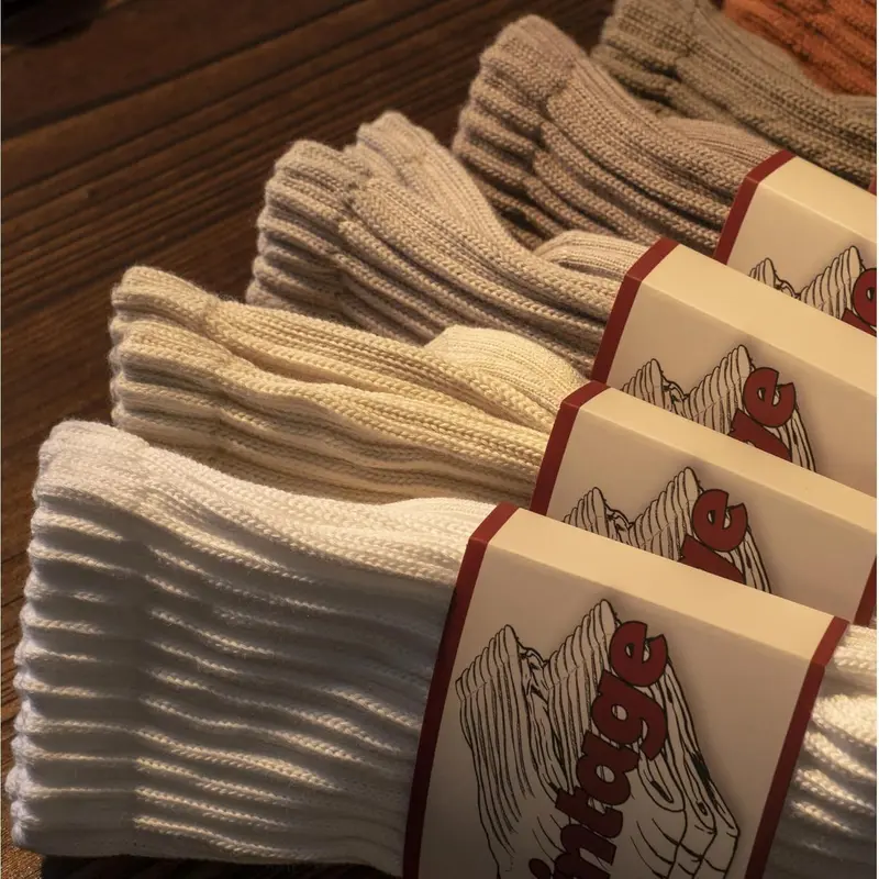 Pack of 4 Soft Seamless Crew Socks for Everyday Wear for Men