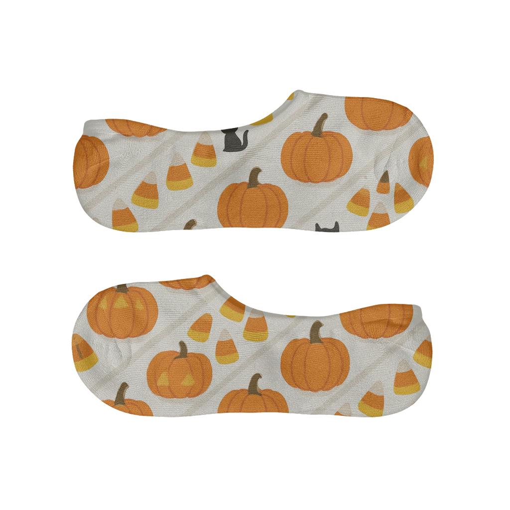 Candy Corn Chevron With Pumpkins On White Background soft cotton no-show socks
