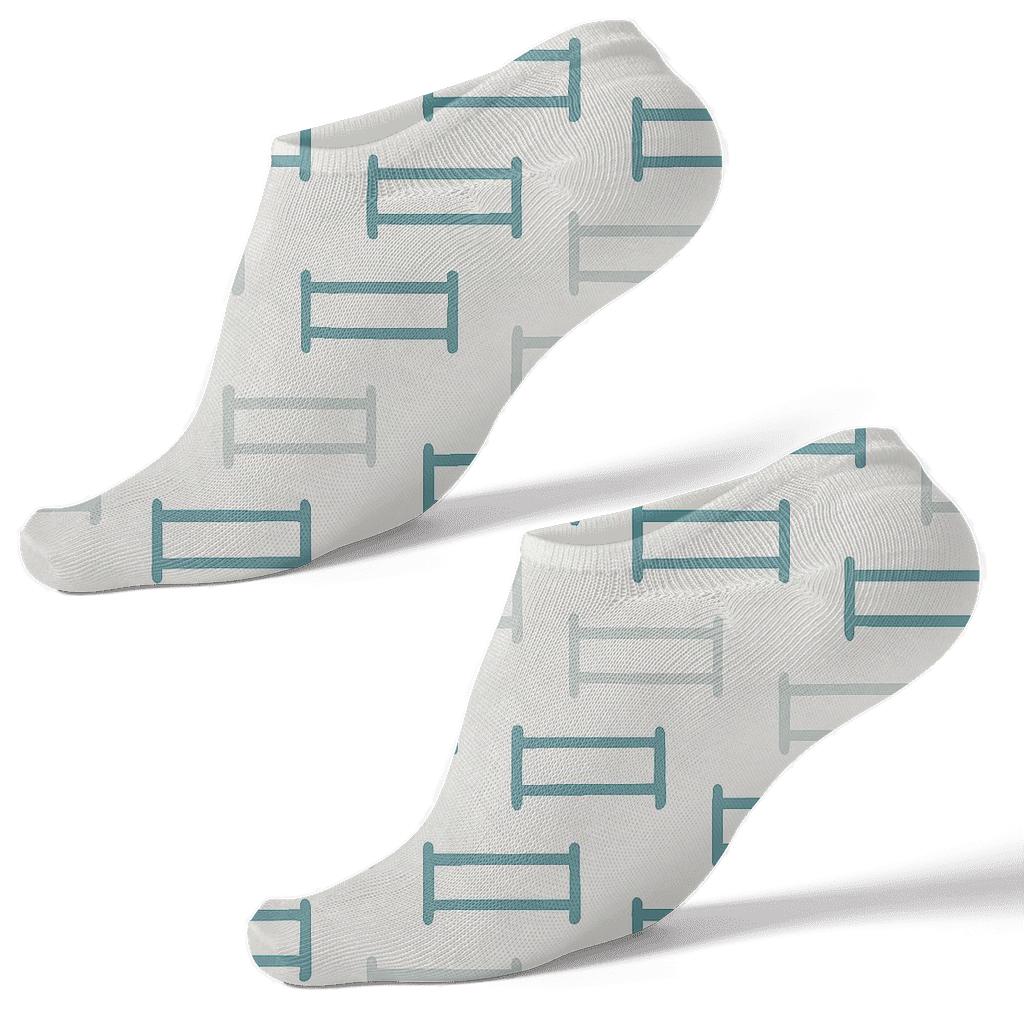 Fine Ladder Shift trendy patterned ankle socks