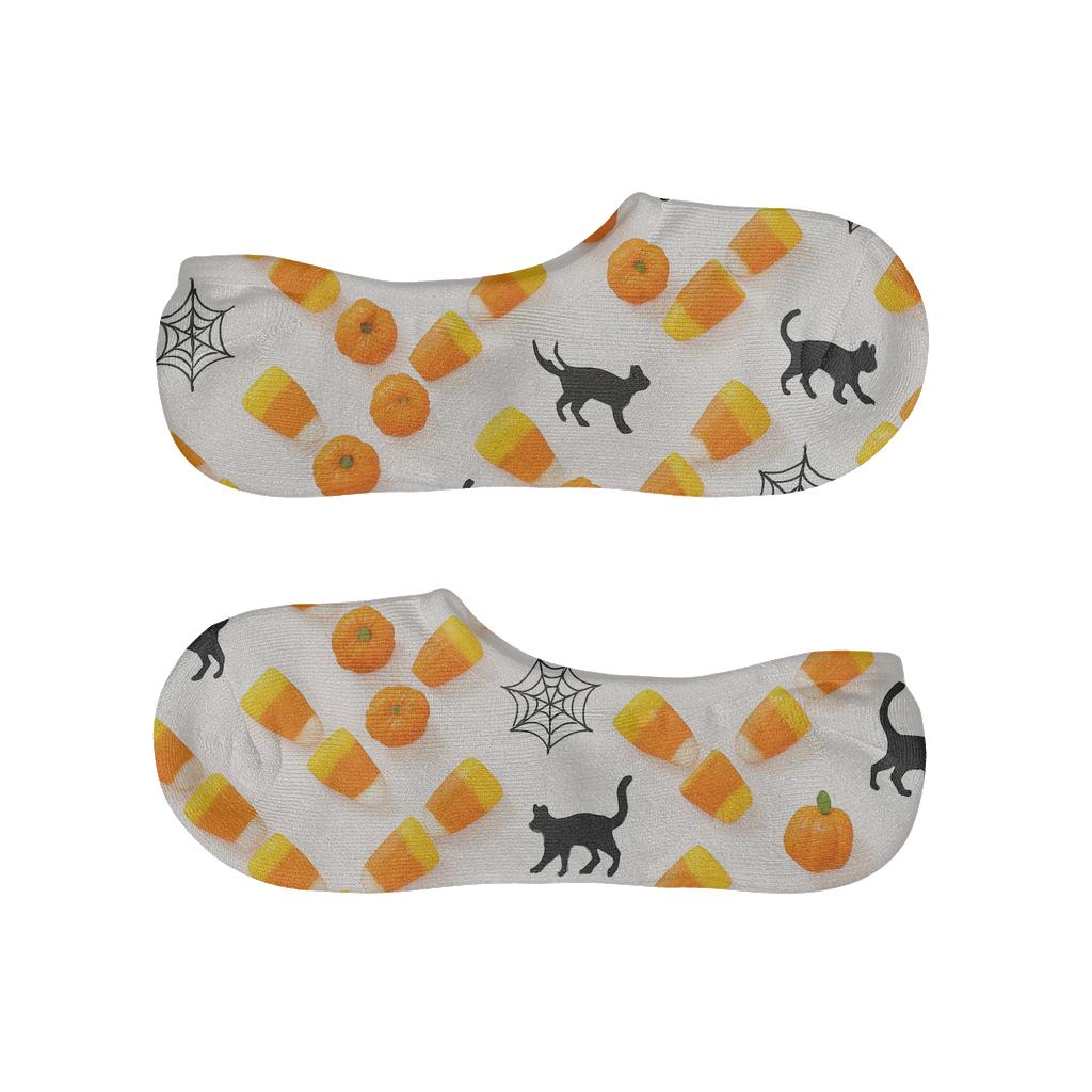 Candy Corn Chevron With Pumpkin Accents On White Background soft cotton no-show socks