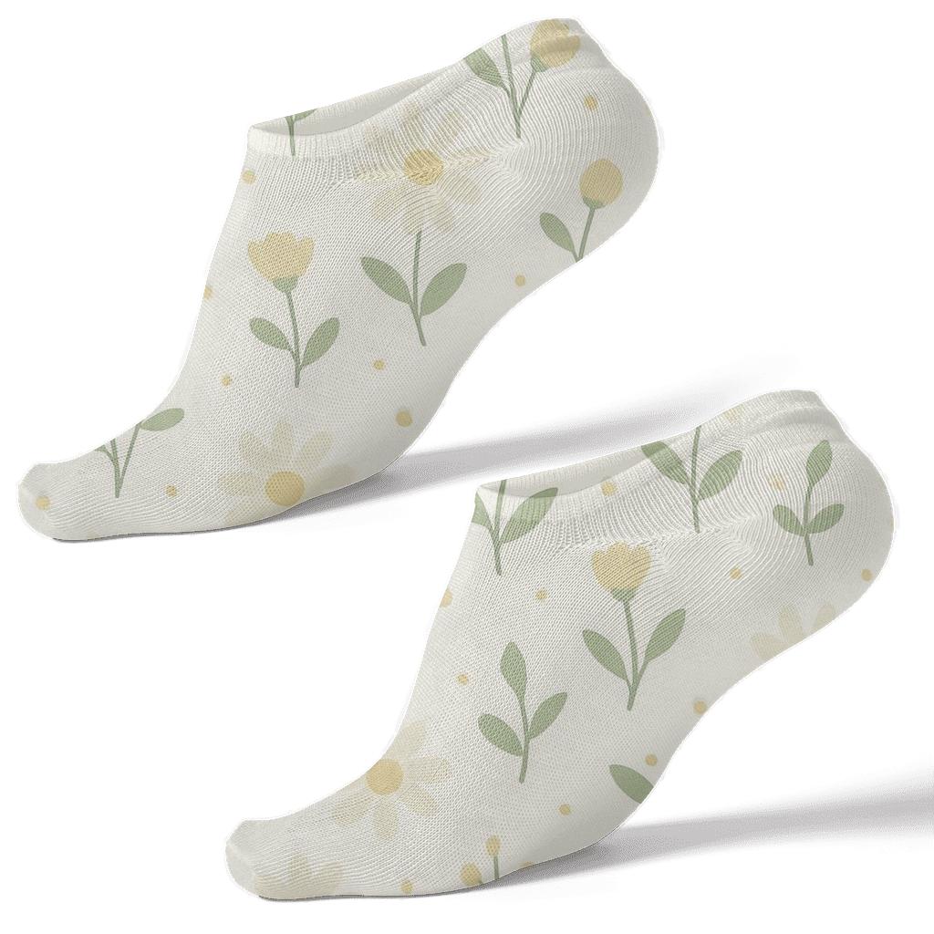 Delicate Daisy Scatter On White Background soft everyday ankle socks