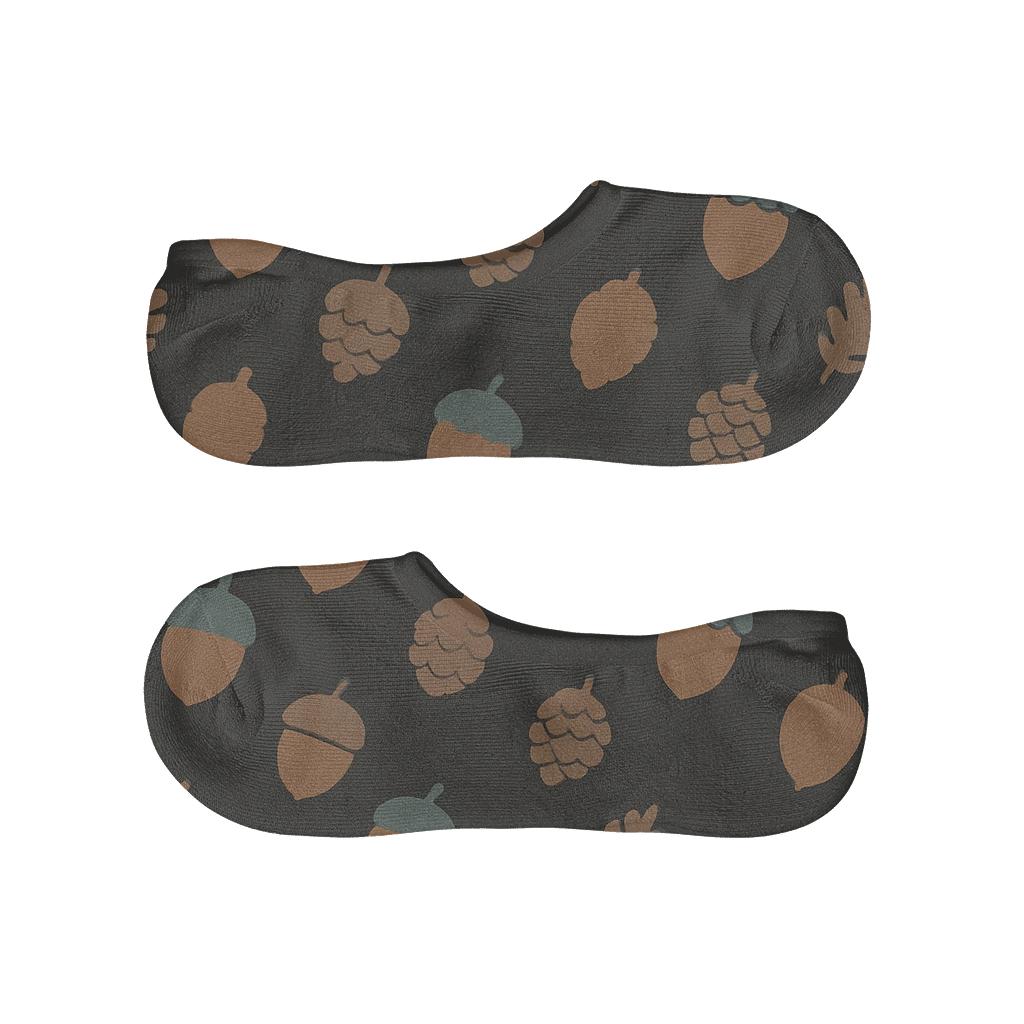 Acorn Scatter On Charcoal anti-slip no-show socks