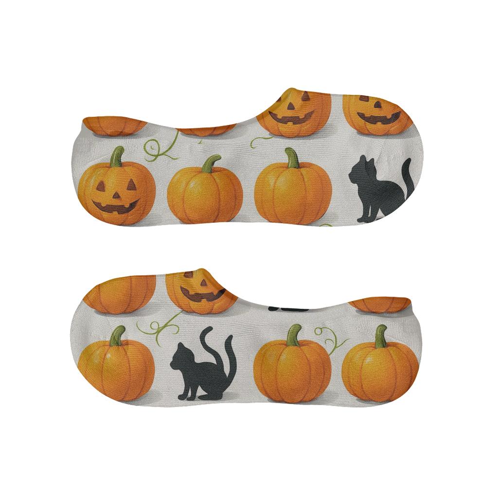 Pumpkin Patch Repeating Grid On White Background breathable no-show socks