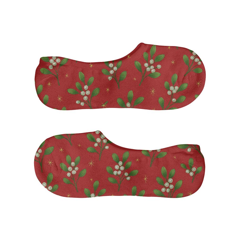Mistletoe Scatter On Festive Red Field breathable seamless no-show sockscustom no-show socks