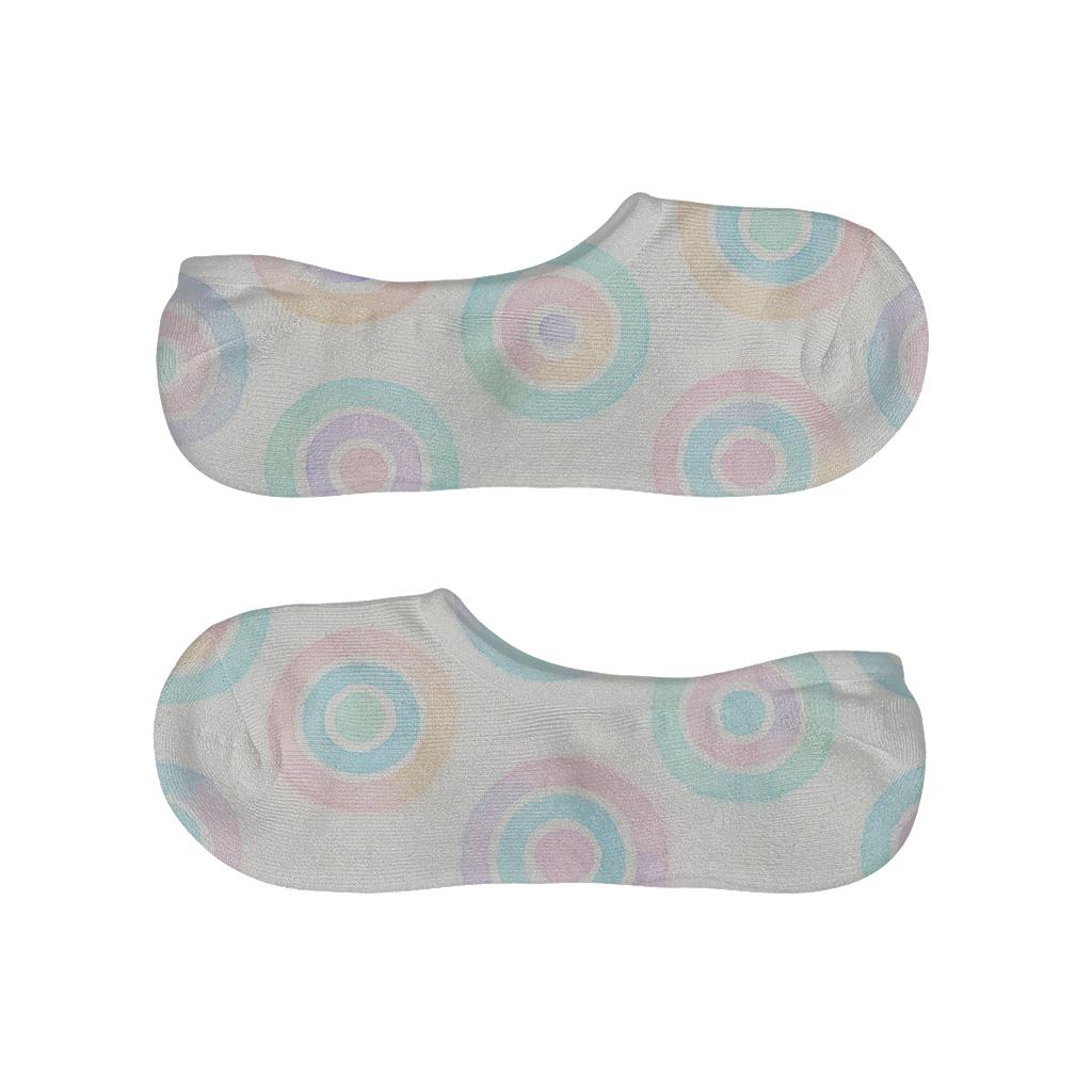 Pastel Ombre Bullseye Scatter On White Background soft cotton no-show socks