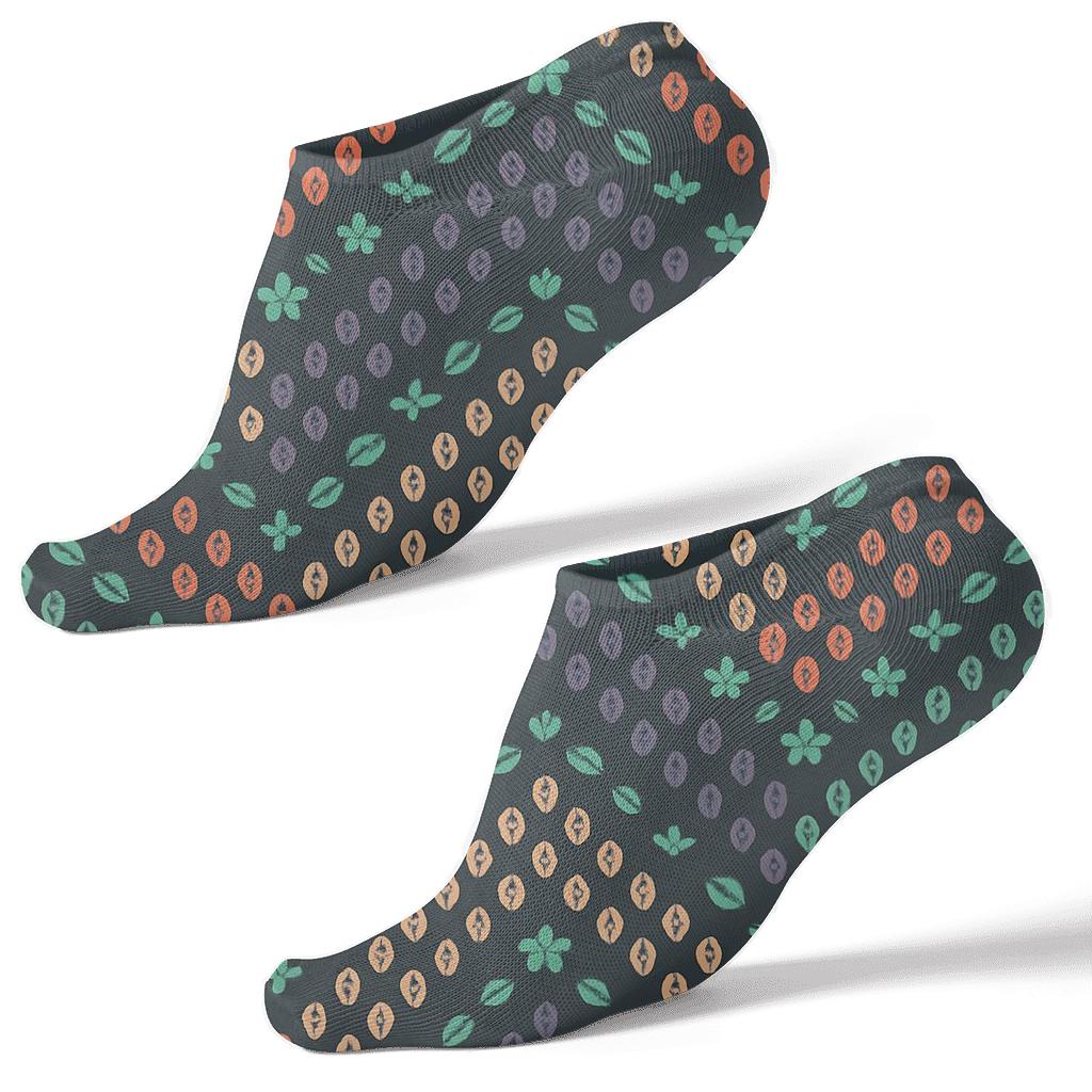 Strawberry Seed Chevron Field soft everyday ankle socks