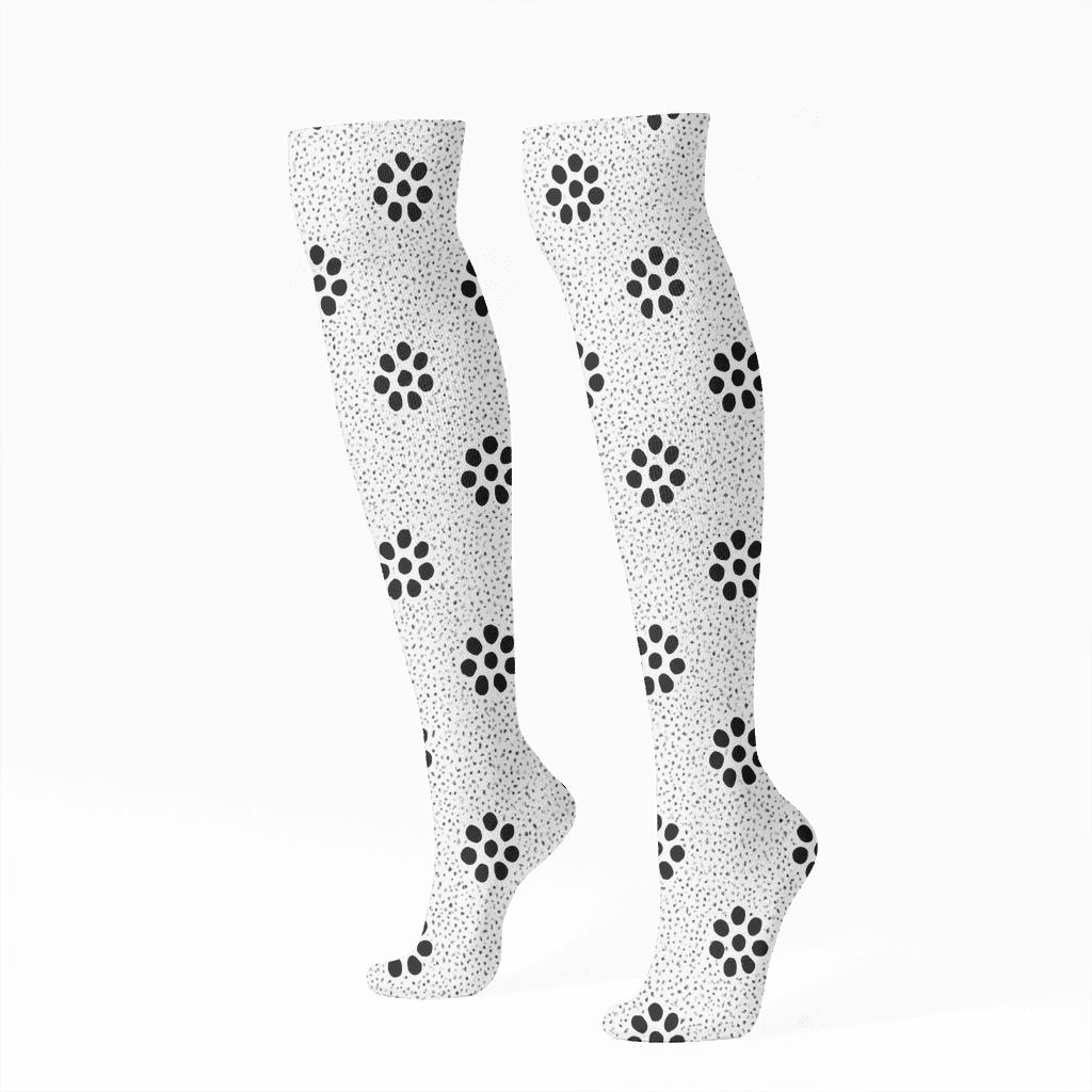 Monochrome Micro Spot Lattice trendy patterned knee-high socks