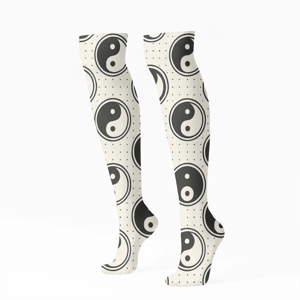 Taijitu Grid On White Field soft everyday knee-high socks
