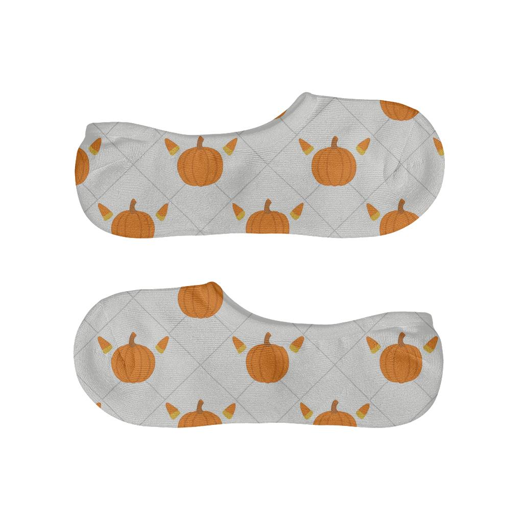 Candy Corn And Pumpkin Diagonal Lattice On White Background breathable no-show socks