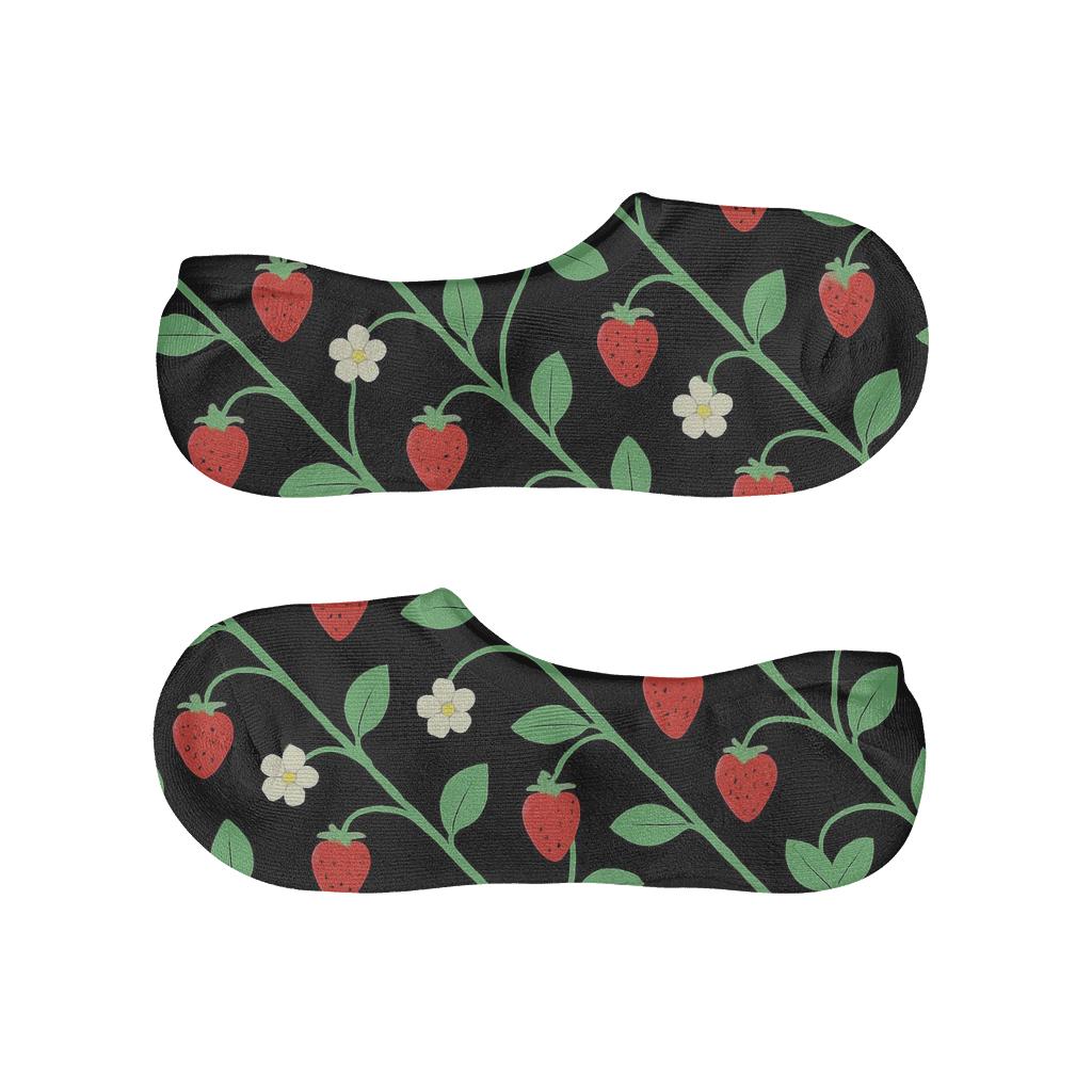 Midnight Strawberry Vines On Black anti-slip no-show socks