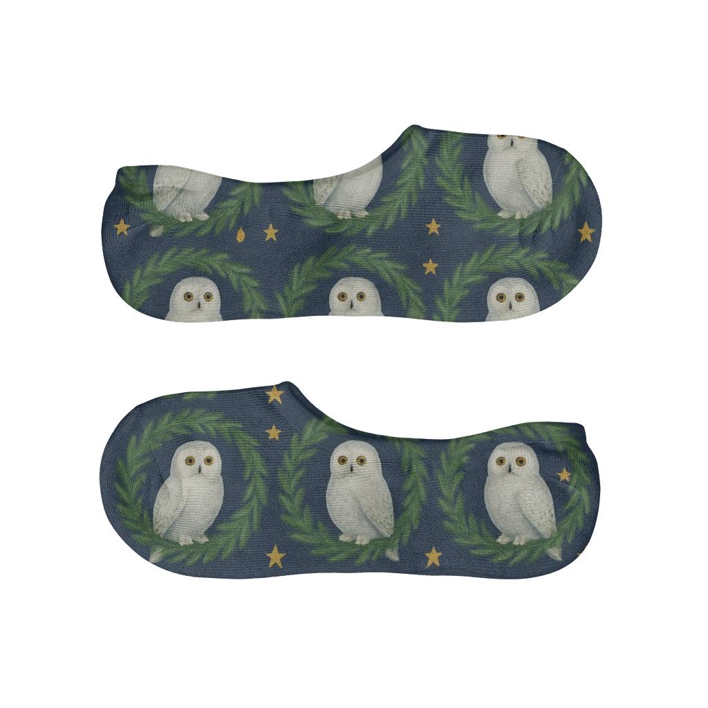 Midnight Snowy Owl Wreath Grid low cut no-show socks