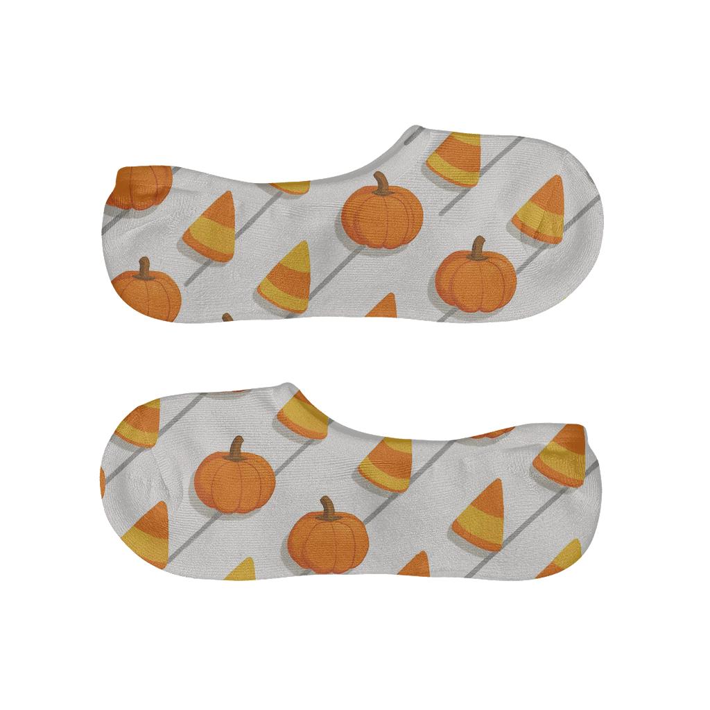 Candy Corn And Pumpkin Diagonal Weave On White Background breathable seamless no-show sockscustom no-show socks