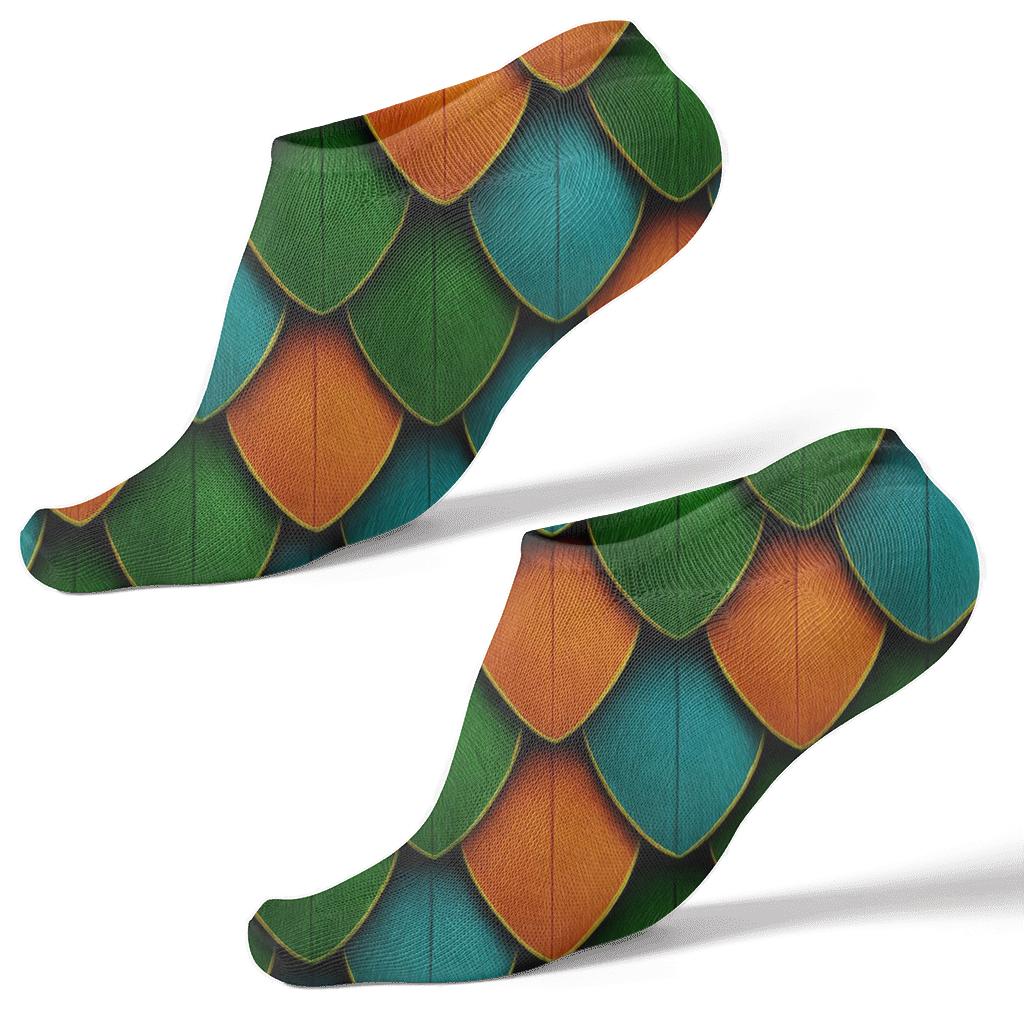 Parrot Feather Scale Tessellation On Black trendy patterned ankle socks