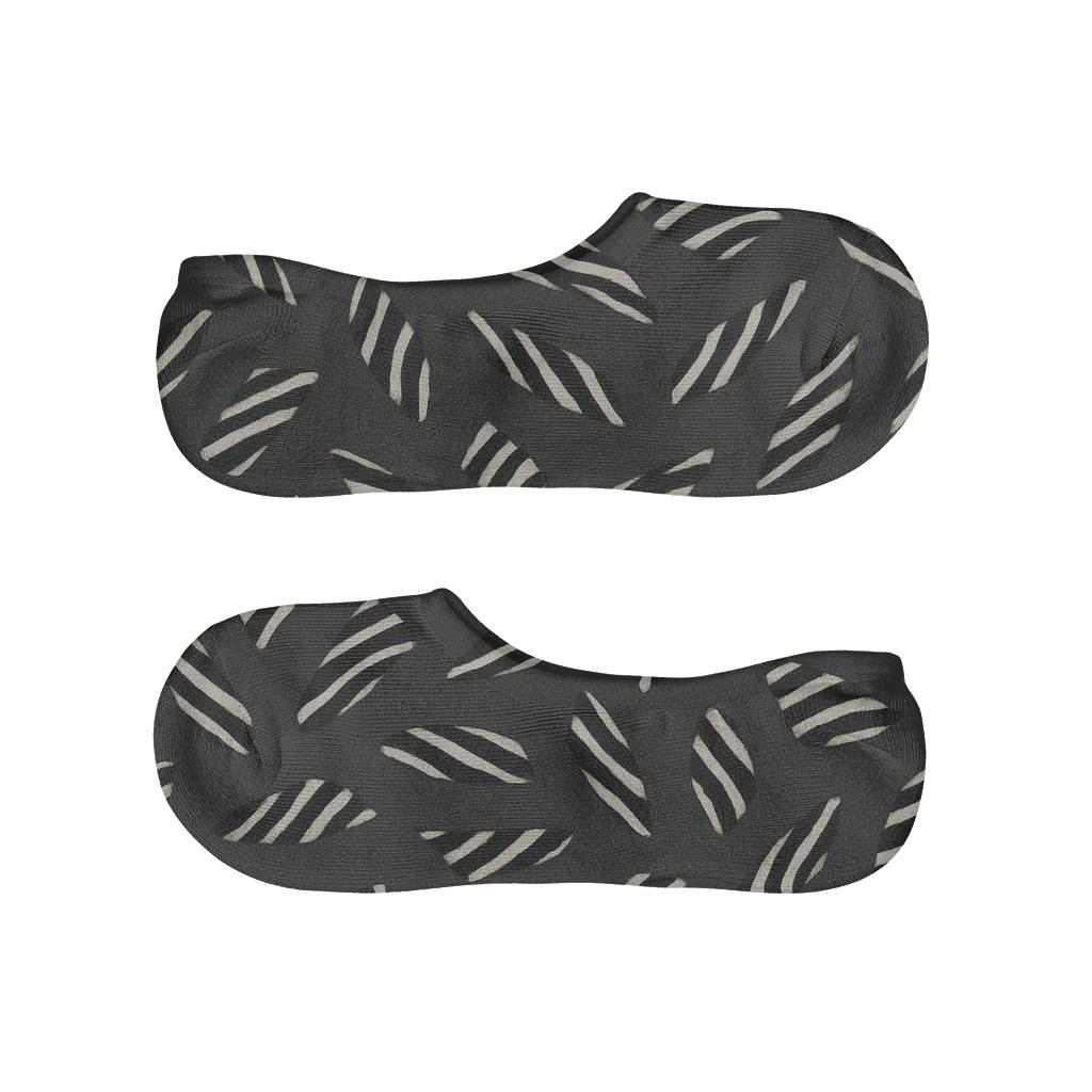 Broken Stripe Fragment Scatter On Charcoal anti-slip no-show socks