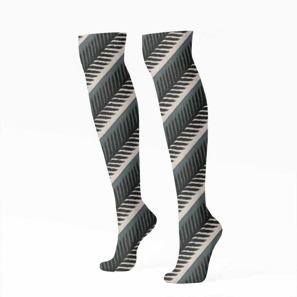 Diagonal Mane Stripe Ladder trendy patterned knee-high socks
