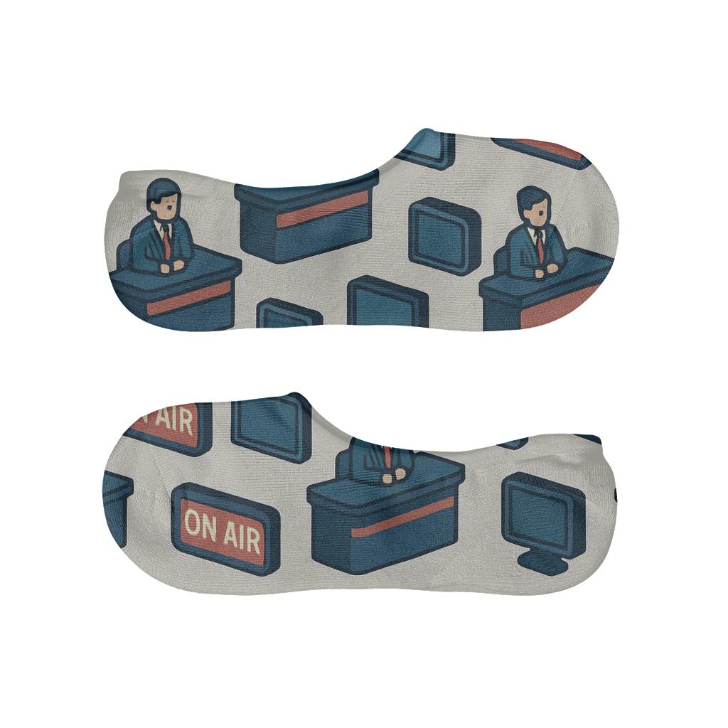 Studio Cue Grid With News Anchor Motifs soft cotton no-show socks