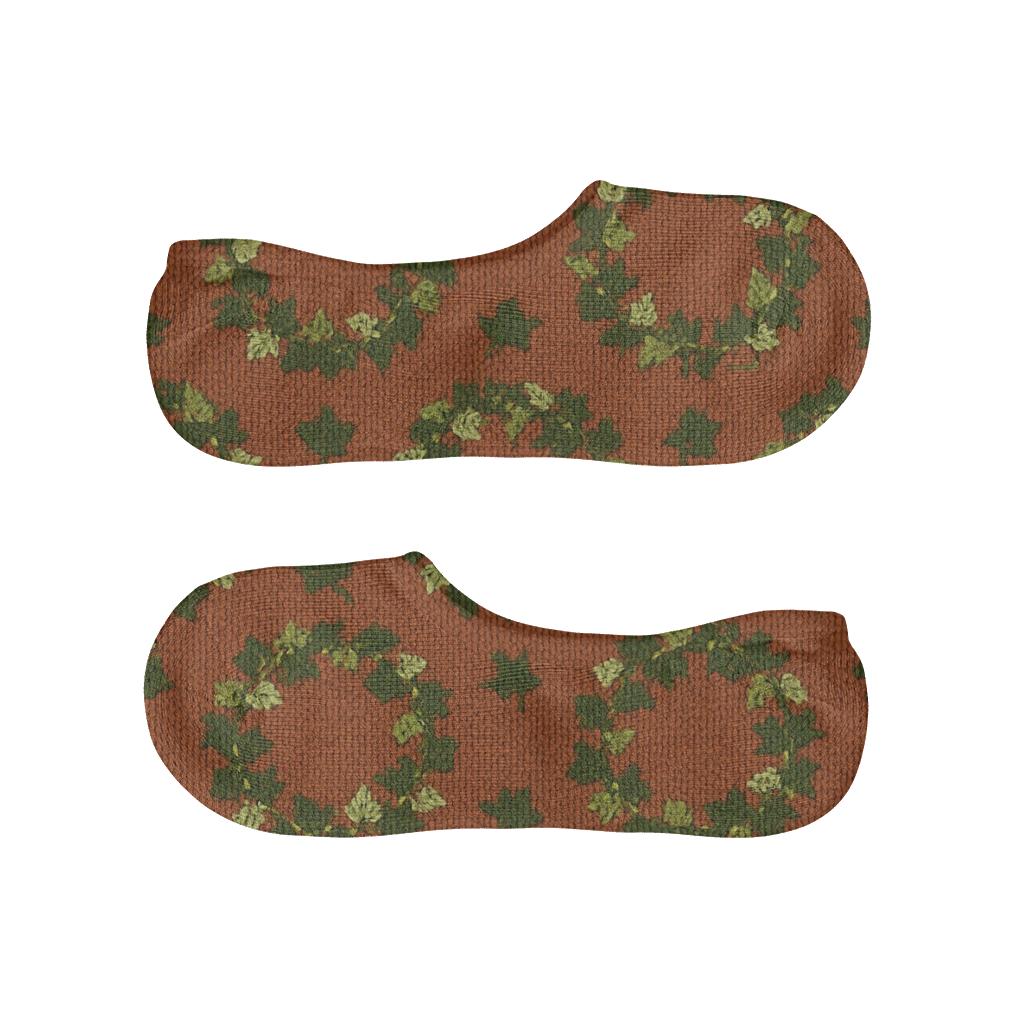 Knitted Ivy Medallion Tiles On Warm Terracotta anti-slip no-show socks