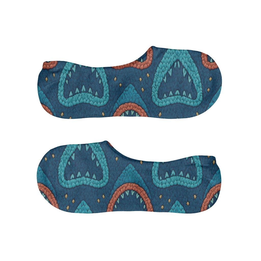 Knitted-Pattern Shark Tooth Tiling designer print no-show socks
