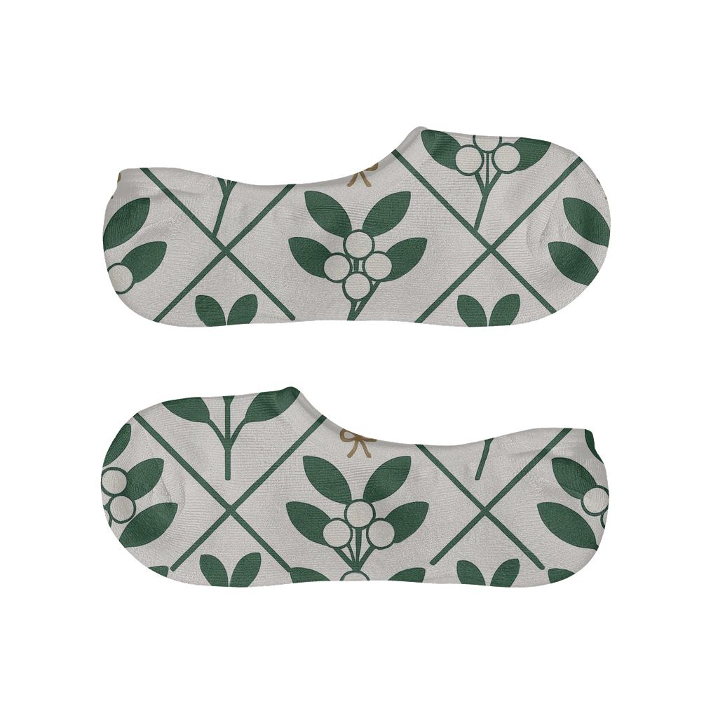 Berry Lattice In Botanical Chic With Mistletoe designer printed no-show socks
