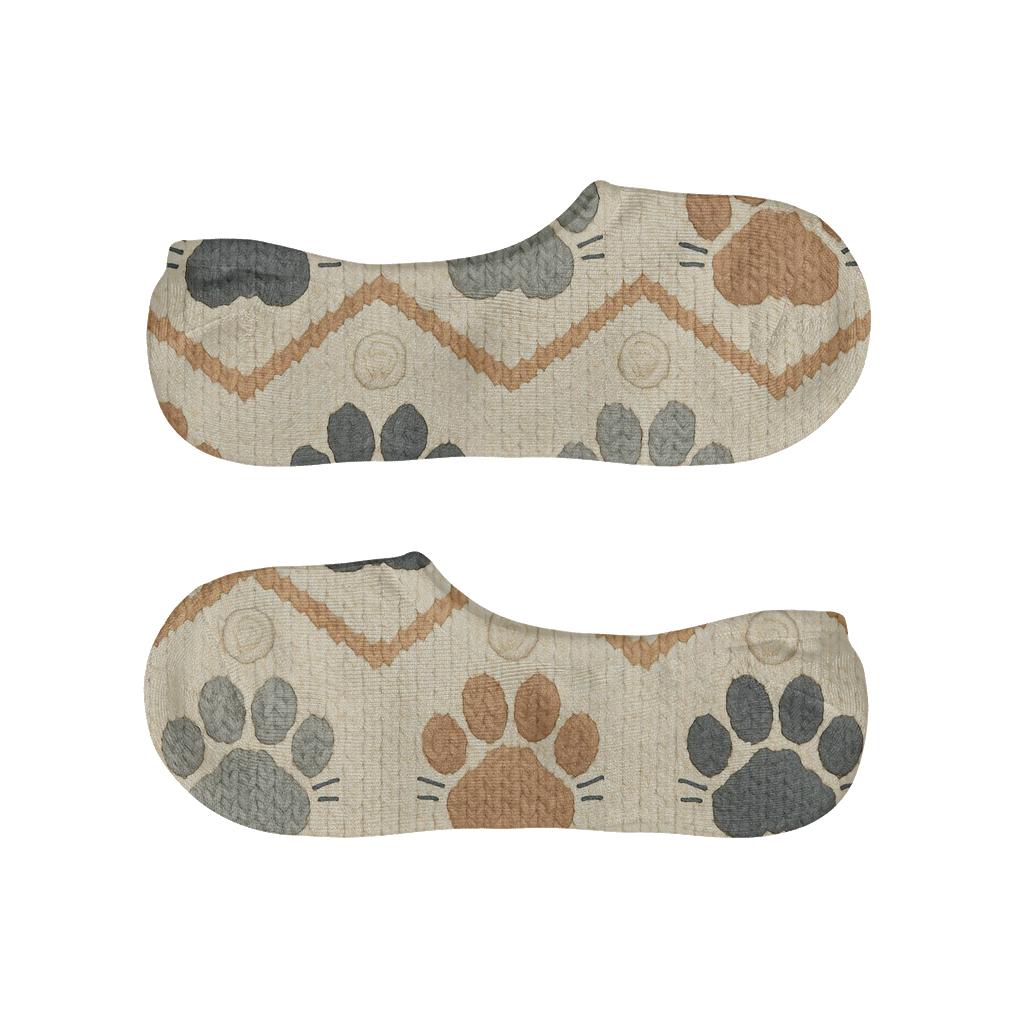 Knitted Cat Paw Chevron On Warm Cream Background breathable no-show socks