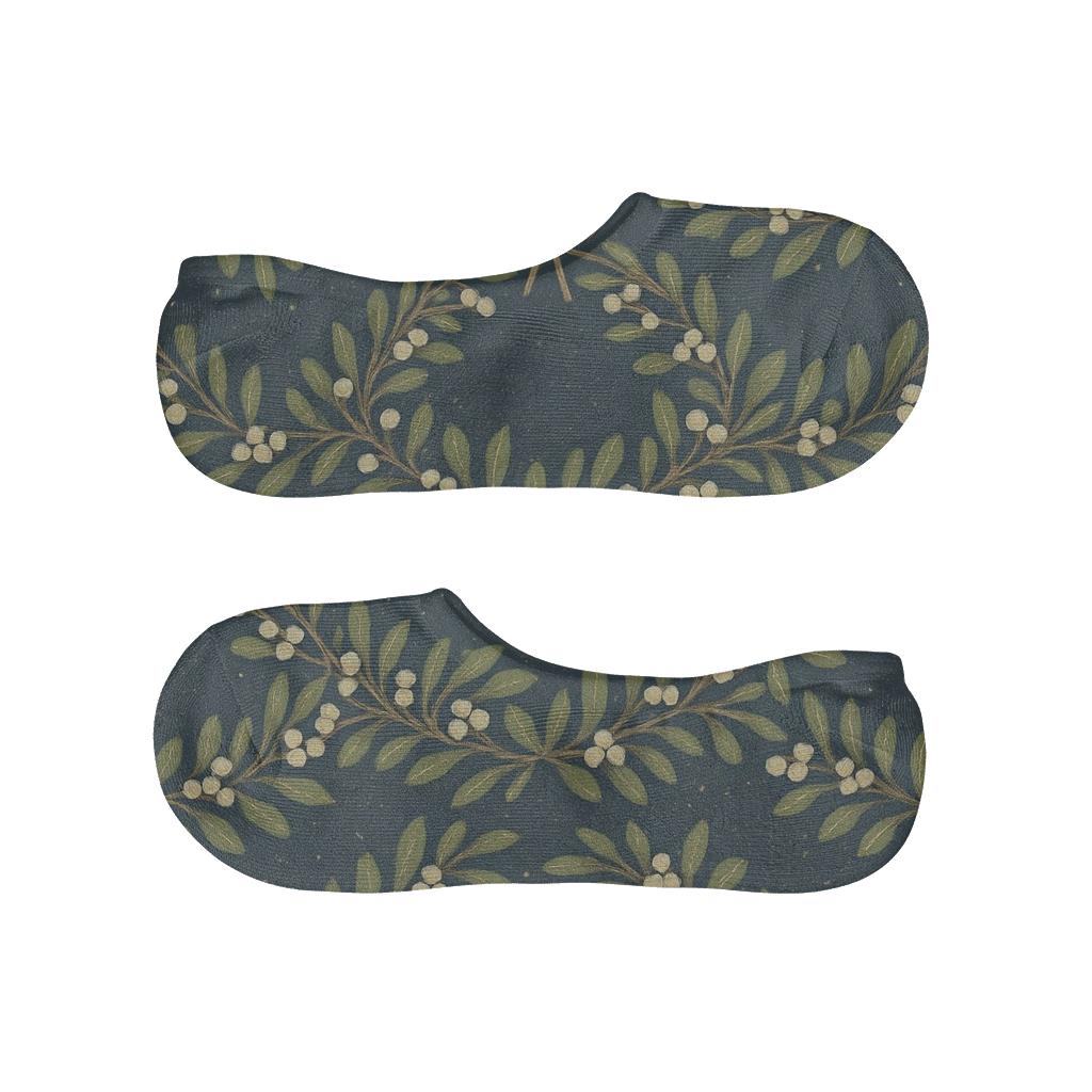 Wreath Segment Repeat With Mistletoe Accent trendy no-show sock styles