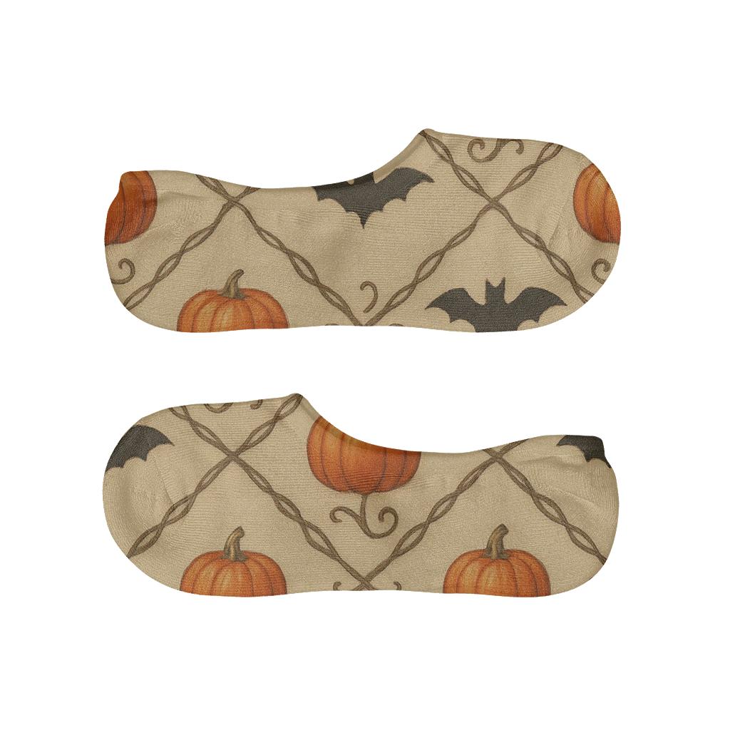 Pumpkin Vine Lattice With Bats On Proper Neutral Background comfortable low-cut socks