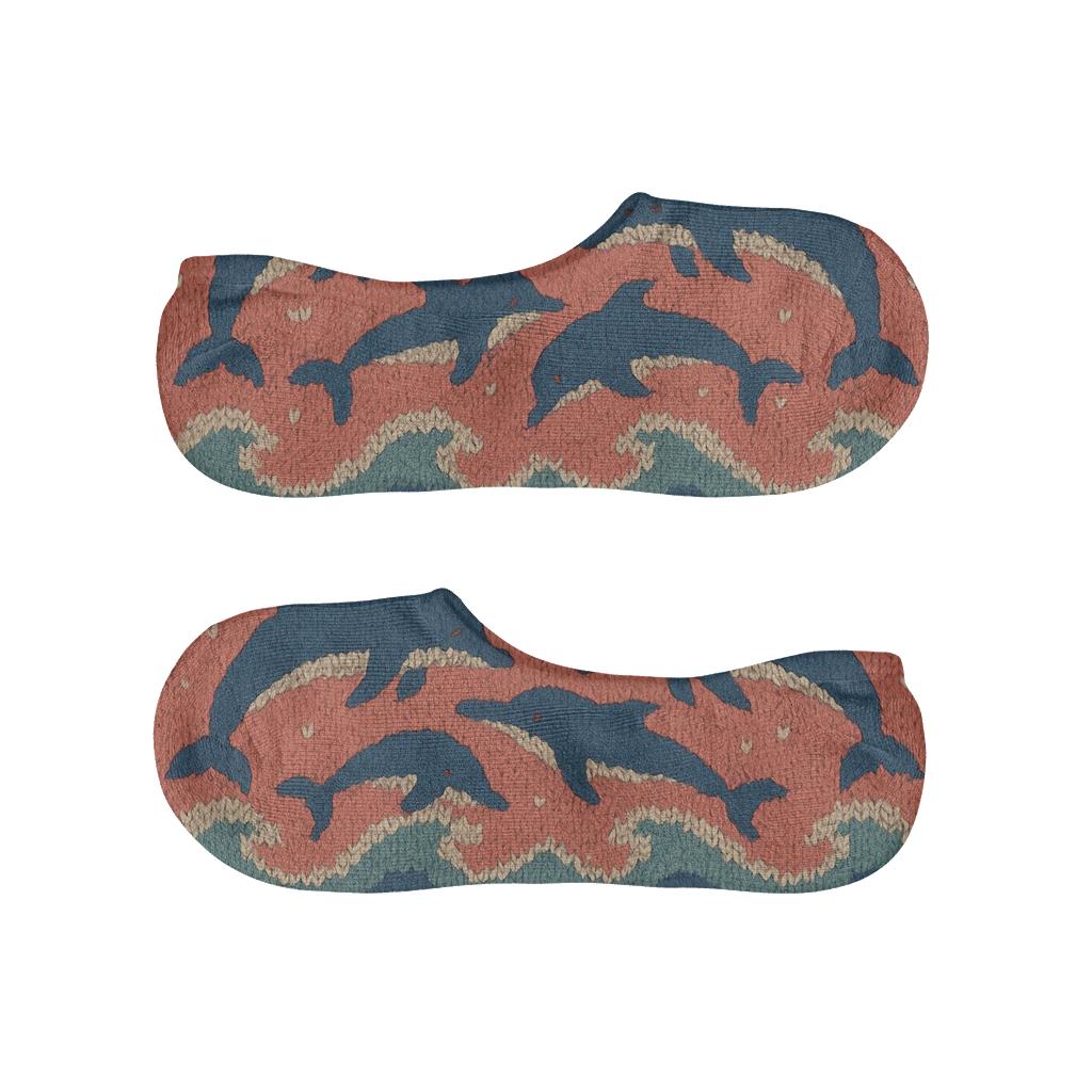 Knitted Ocean Currents With Dolphin Motifs breathable no-show socks