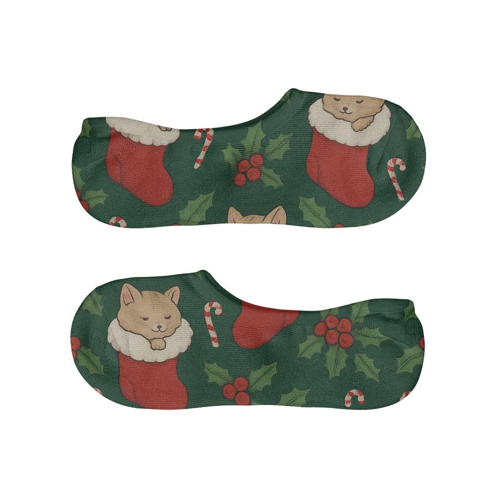 Cozy Stocking Kittens Lattice On Pine Green Background breathable no-show socks