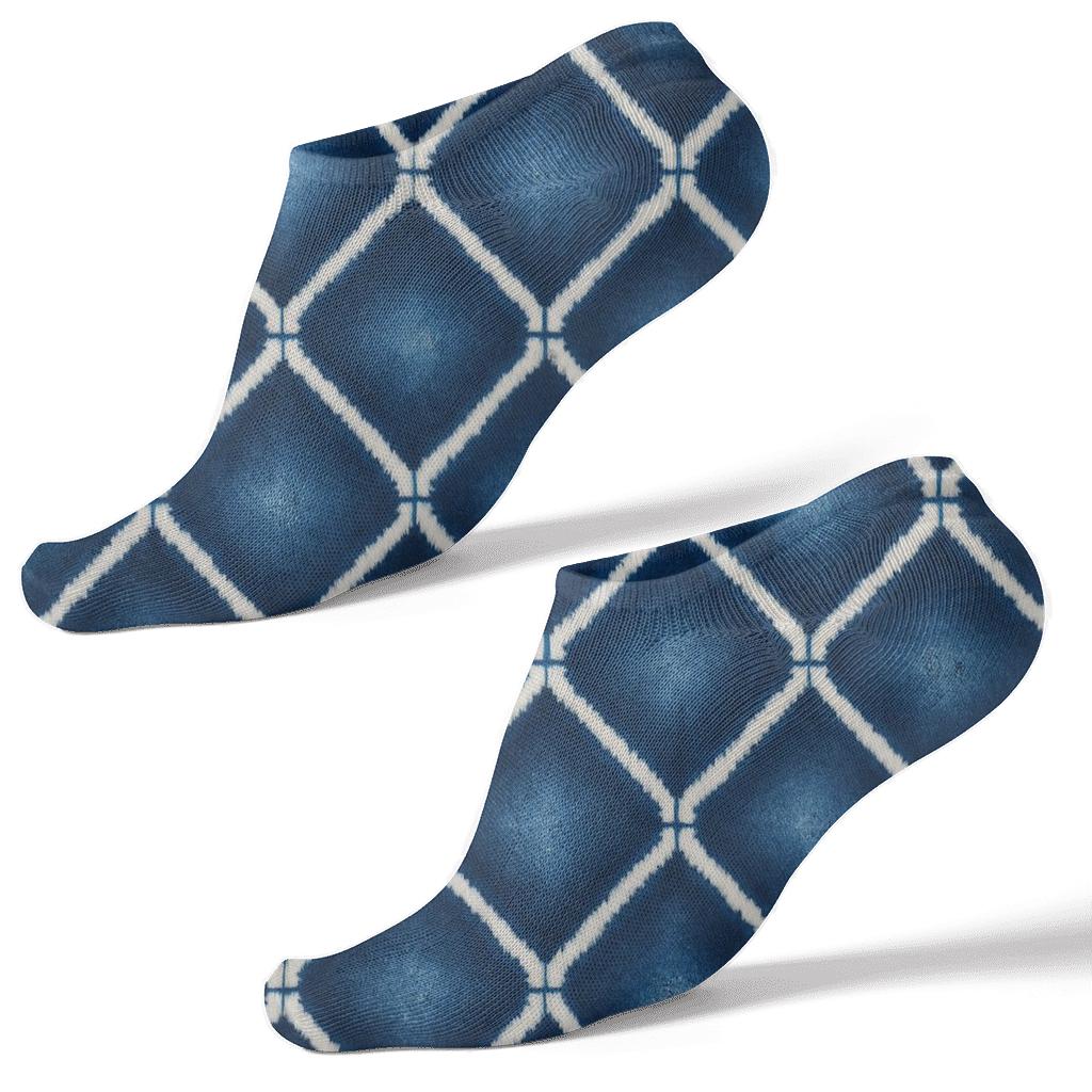 Vintage Indigo Shibori Diamond Lattice On Ivory Background stylish athletic ankle socks