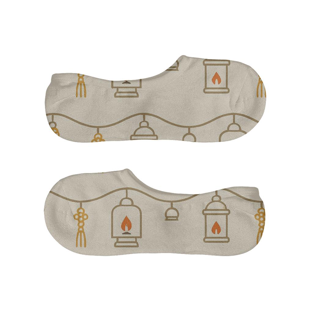 Tassel Garland With Lantern Motifs On Parchment Cream anti-slip no-show socks