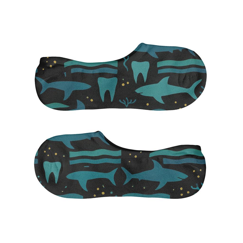 Wave Tile Pattern With Shark Silhouettes anti-slip no-show socks