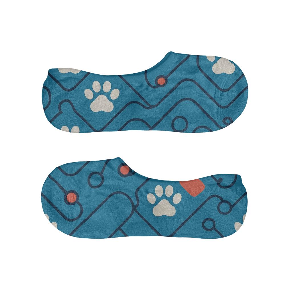 Paw Print Chevron On Pet Blue Background, Veterinarian Edition anti-slip no-show socks