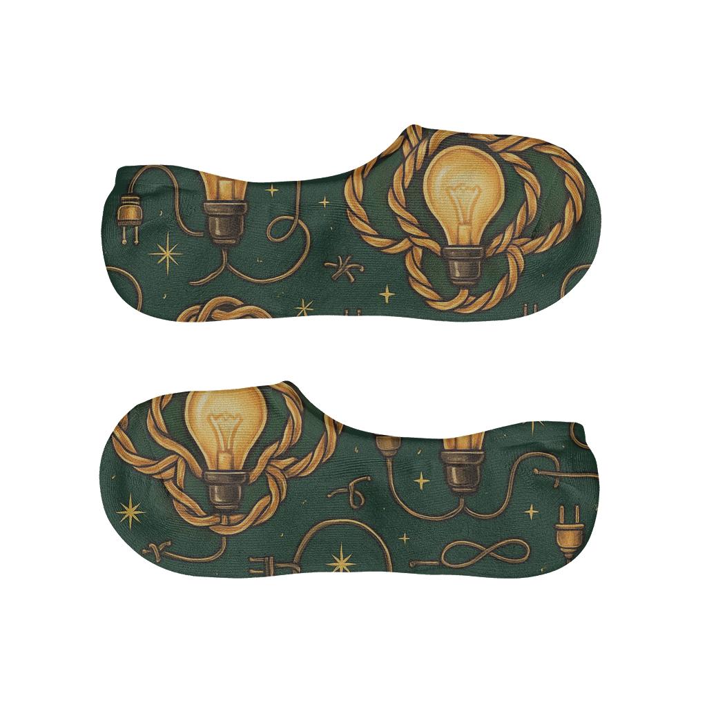 Warm Amber Garland Knotwork On Deep Evergreen breathable no-show socks