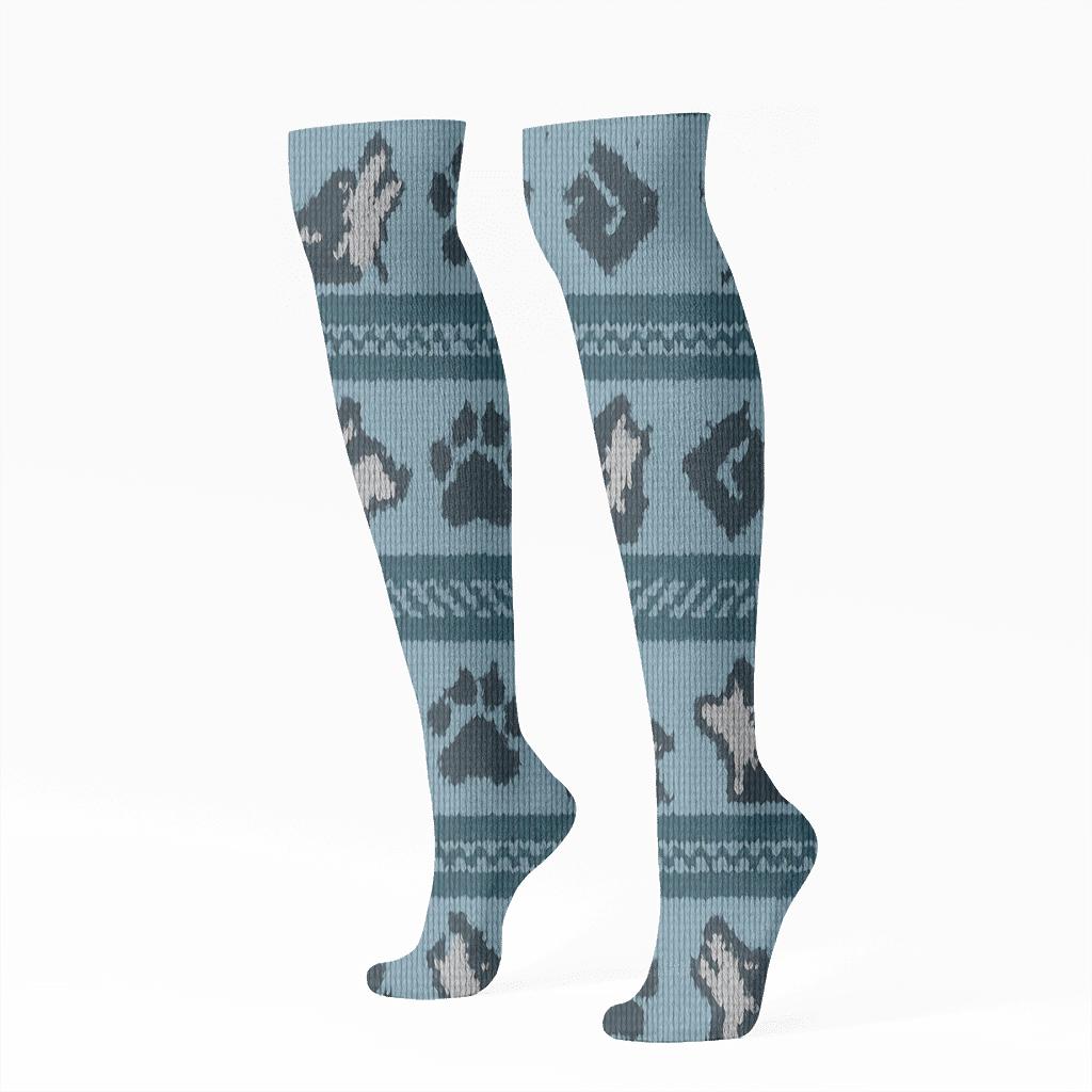 Knitted Pattern Illusion With Howling Gray Wolf unique graphic knee-high socks
