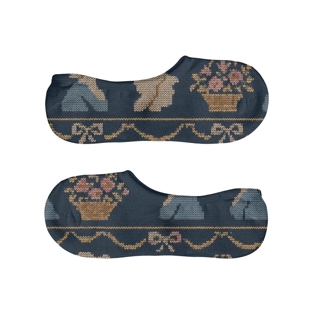 Knitted Illusion Bonnet And Roses Pattern, Mary trendy no-show sock styles