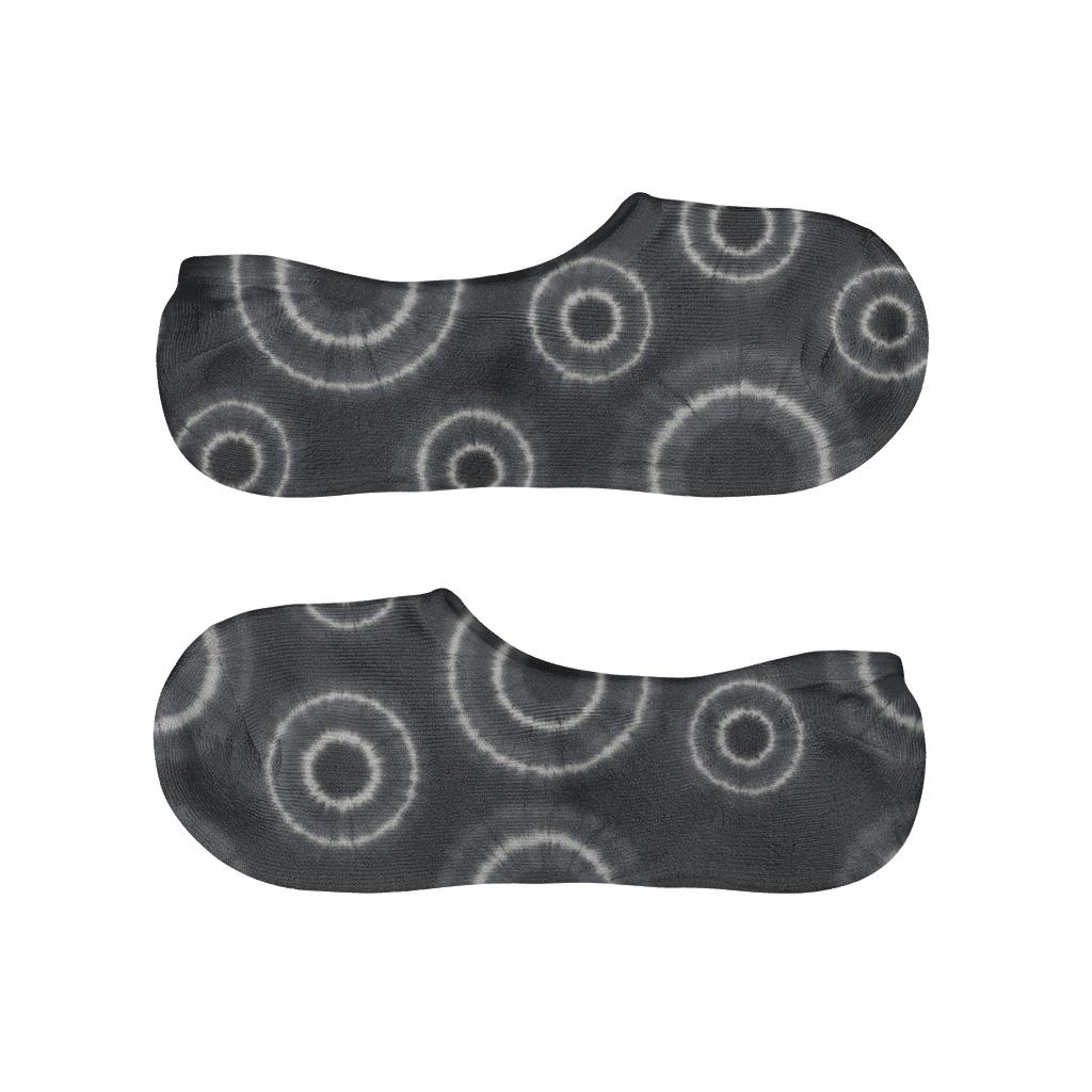 Monochrome Grayscale Bullseye Lattice On Charcoal Background anti-slip no-show socks