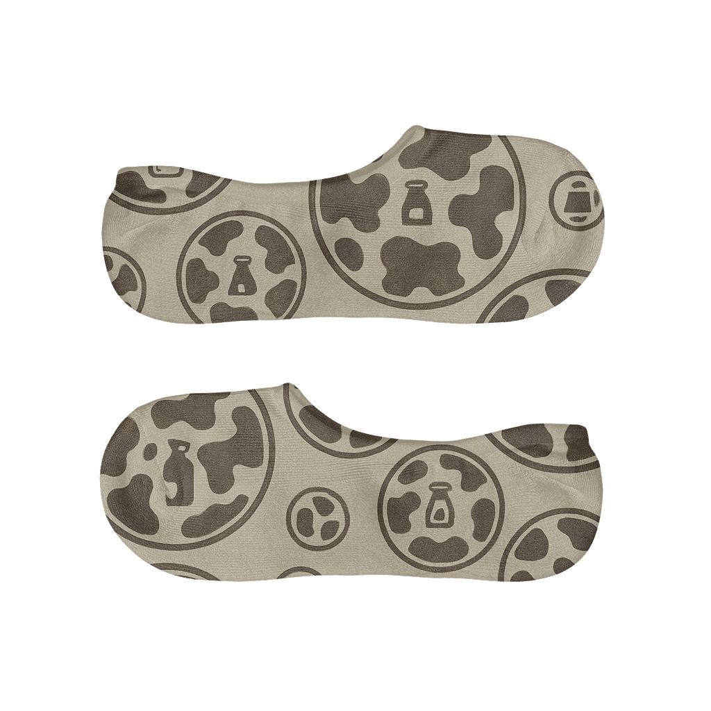 Retro Dairy Label Cow Spot Medallions On Sepia Cream anti-slip no-show socks