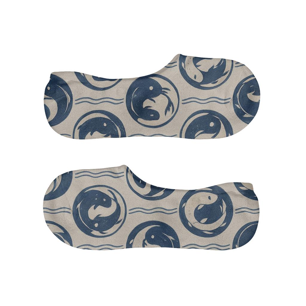 Indigo Koi Dual Spiral Tile On Pale Cream breathable no-show socks