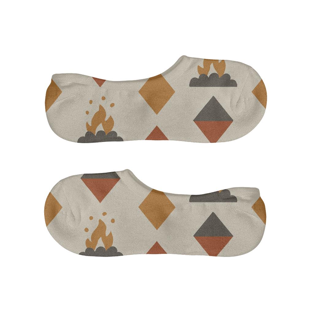 Hearth Tiles With Heart Glow low cut no-show socks