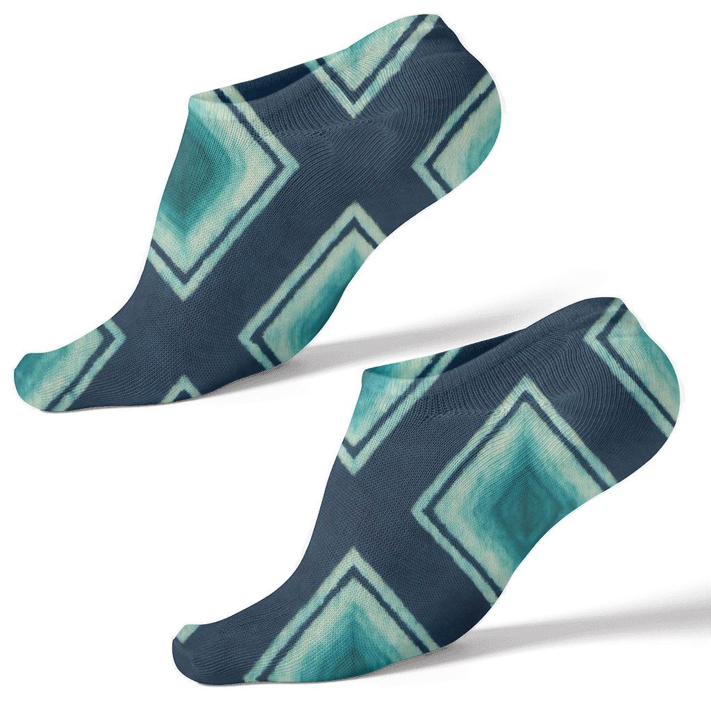 Teal Seafoam Shibori Diamond Ripple Grid On Deep Navy Background trendy patterned ankle socks