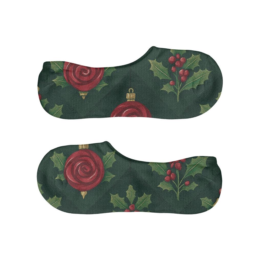 Crimson Rose Ornament Lattice On Evergreen Background breathable seamless no-show sockscustom no-show socks