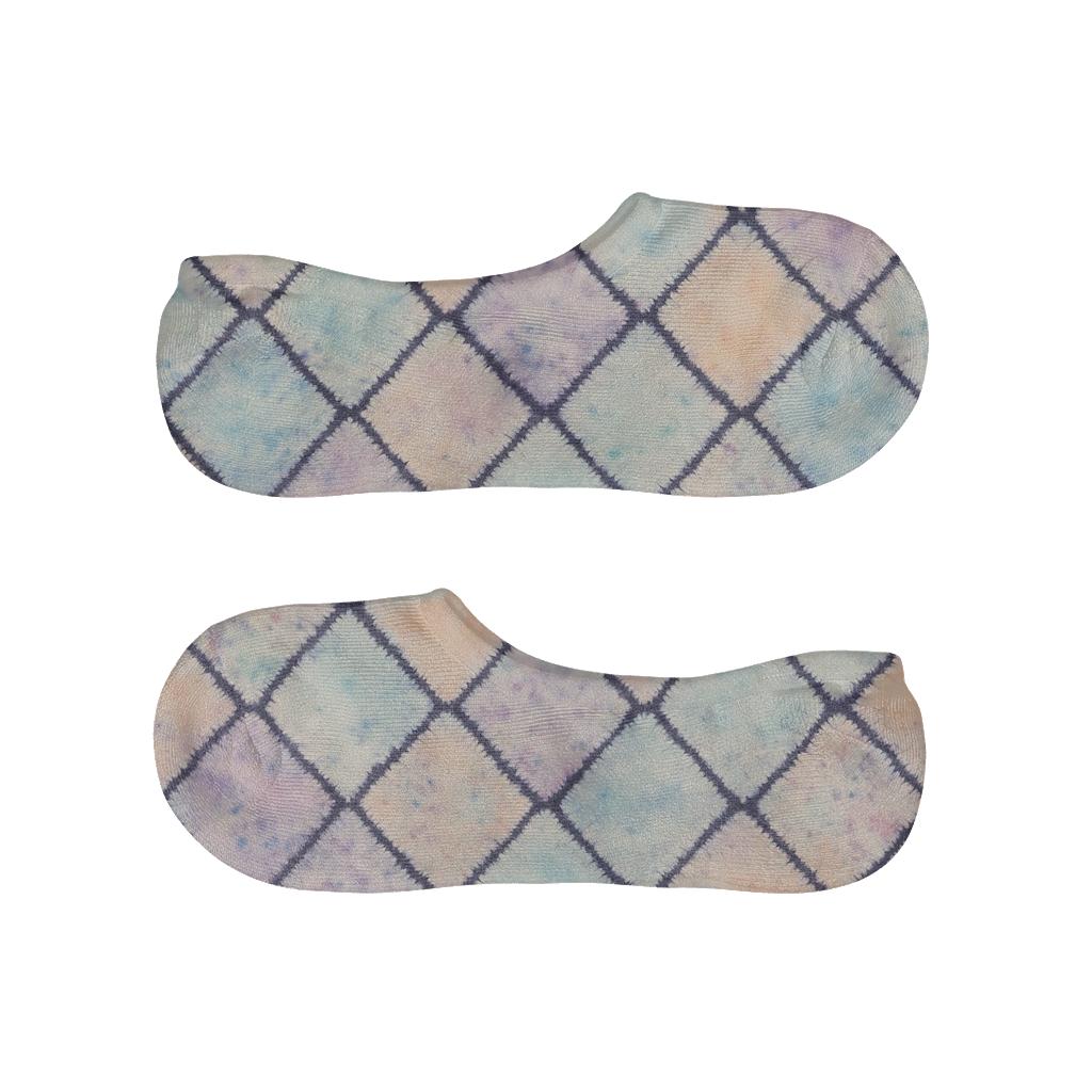 Pastel Shibori Diamond Lattice With Ice Dye Speckle Field On Ivory Background designer print no-show socks