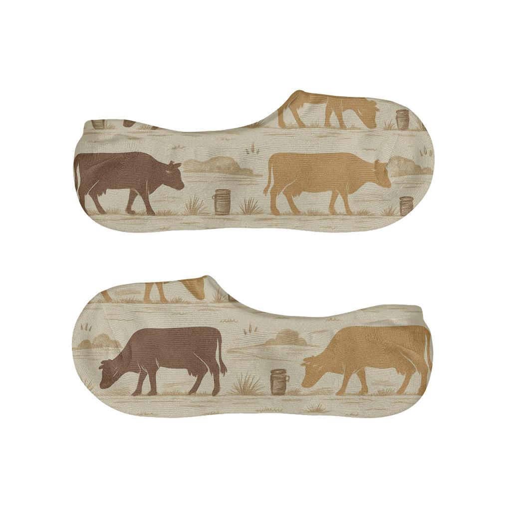 Pasture Landscape Wrapping Pattern With Cow soft cotton no-show socks