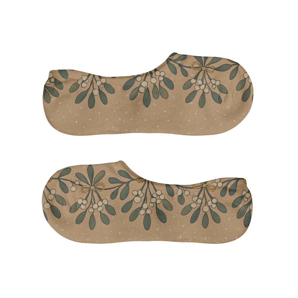 Garland Rhythm With Mistletoe Highlights personalized no-show socks